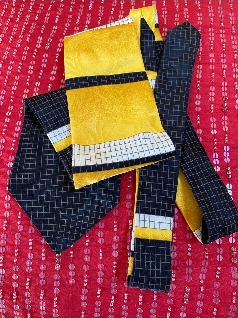 💯 Silk Hand Made In Italy 🇮🇹 Stunning Versace Style Print Luxurious Tie